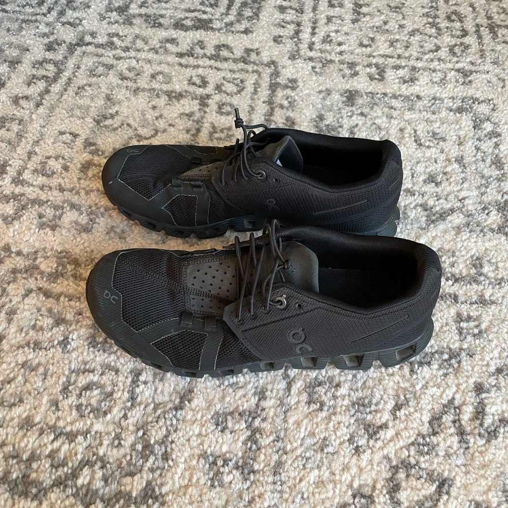 On Cloud 5 Running Shoe